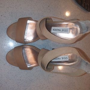 Steve Madden Nude Strapped 7.5 heels like new